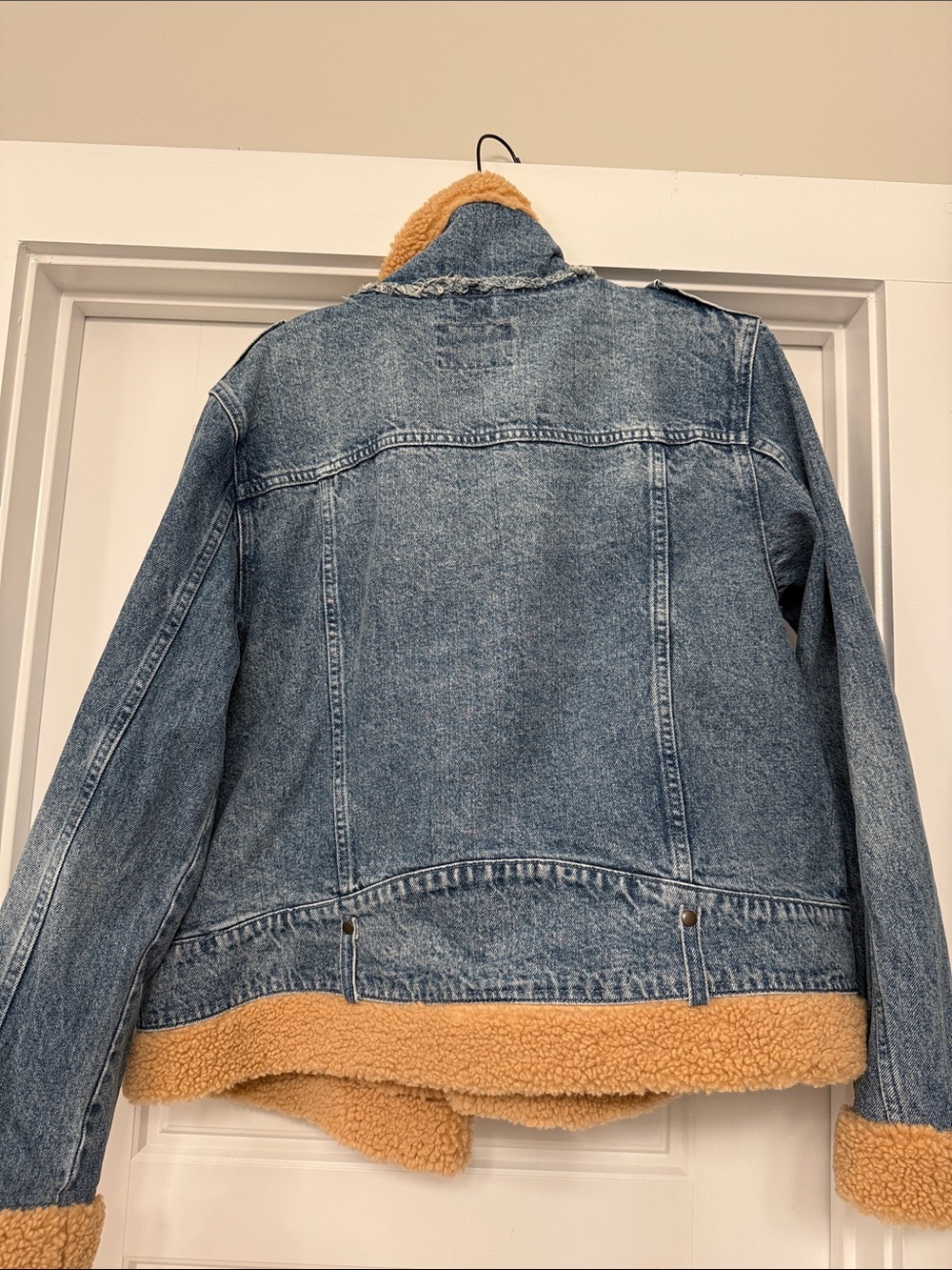 We the free Free People Denim jacket with Sherpa-Lines collar and trim - Picture 5 of 5